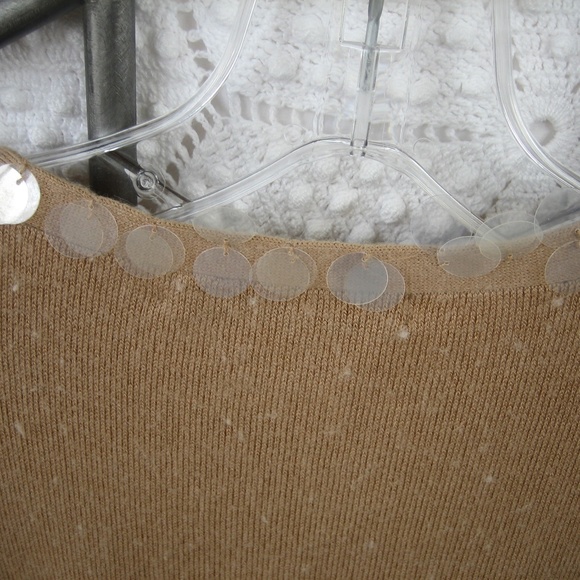 Cropped Short-Sleeve Cardigan/Shrug Embellishments - Picture 5 of 6